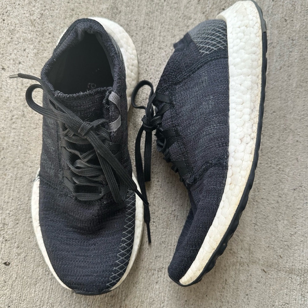adidas Performance PureBOOST GO Athletic Shoe, black/grey/grey youth size 5